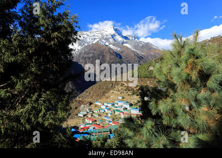 Image de Namche Bazar village sur le camp de base de l'Everest trek, district de Solukhumbu, région de Khumbu, Népal, Asie de l'Est. Banque D'Images