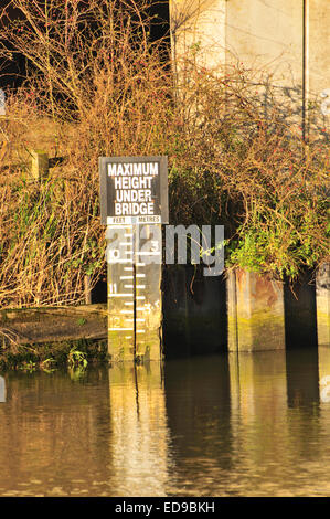 Hauteur maximale signe à Beccles Quay Banque D'Images