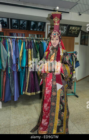 La modélisation de la femme tenue traditionnelle d'une reine de Mongolie, Oulan-Bator, Mongolie Banque D'Images