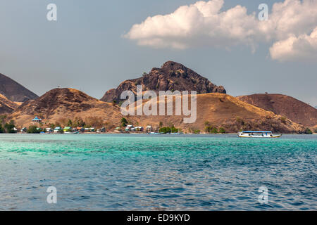 Paysage paysage des petites îles près de Labuan Bajo sur l'île de Flores, en Indonésie. Banque D'Images