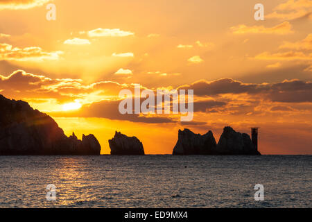 Les aiguilles phare au coucher du soleil Banque D'Images