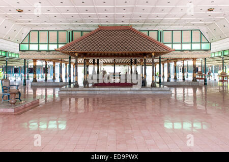 Intérieur de la Yogyakarta Kraton (Palais Royal) en Java, Indonésie. Banque D'Images