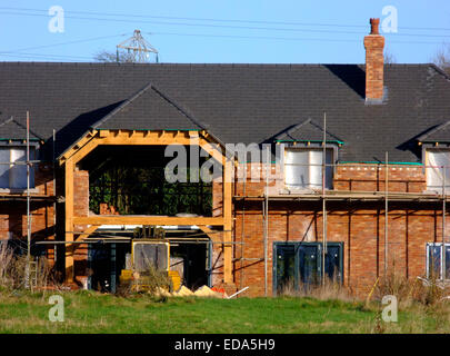 Maison individuelle de luxe en construction, Hinksford, Staffordshire, England, UK Banque D'Images