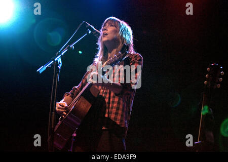 Beth Orton en live sur la scène du O2 ABC Glasgow En vedette : Beth Orton Où : Glasgow, Écosse, Royaume-Uni Quand : 01 Juil 2014 Banque D'Images