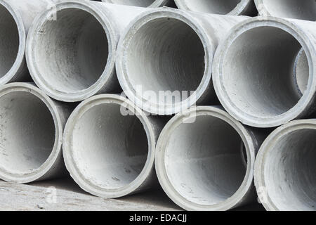 Les tuyaux de béton pour la construction, du logement et de l'industrie lourde Banque D'Images
