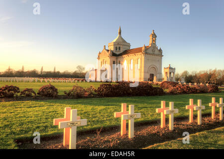 Cimetière national français Notre-Dame-de-Lorette - Ablain-Saint-Nazaire Banque D'Images