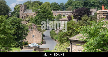 Village pittoresque cottages en Renault 6 dans le Lancashire, Angleterre, Royaume-Uni Banque D'Images