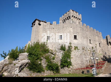 Anciennes fortifications du San Marino Banque D'Images