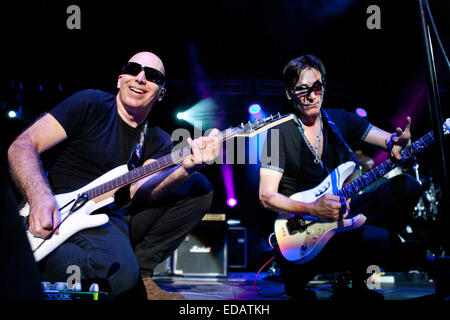 Joe Satriani, Steve Vai et Steve Morse (G3) effectué au Sportarena stade, Budapest, Hongrie Aug 01, 2012 Banque D'Images