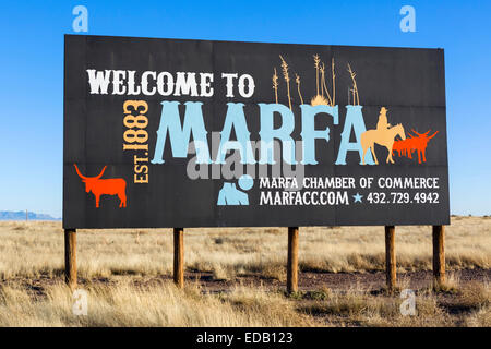 Panneau de bienvenue à l'extérieur de Marfa, Texas, États-Unis Banque D'Images