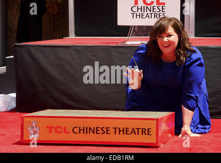 La main de Melissa McCarthy et l'empreinte du souvenir au théâtre chinois de Grauman avec : Melissa McCarthy Où : Los Angeles, California, United States Quand : 02 Juil 2014 Banque D'Images