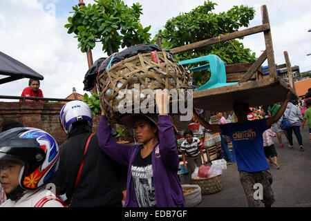 Marché traditionnel Badung, Denpasar, Bali. Badung Market est le plus grand marché traditionnel de Bali. Banque D'Images