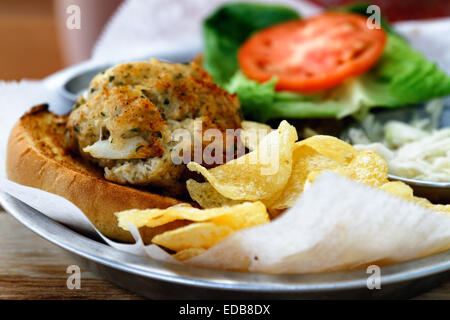 Vue rapprochée d'un Sandwich au crabe bleu du Maryland, Baltimore, Maryland Banque D'Images