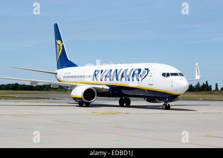 Boeing 737-800 de la compagnie aérienne à bas coûts Ryanair à l'aéroport de Frankfurt-Hahn, Hahn Airport près de Zweibrücken, Rhénanie-Palatinat, Allemagne Banque D'Images