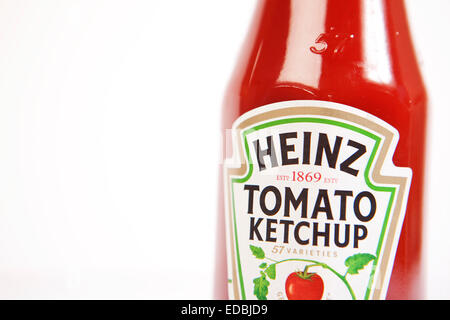 Image d'illustration d'un classique original Heinz Tomato Ketchup bouteille. Banque D'Images