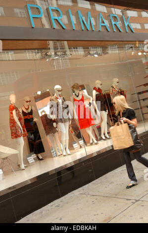 De l'extérieur d'un Primark store ; une marque Associated British Foods. Banque D'Images