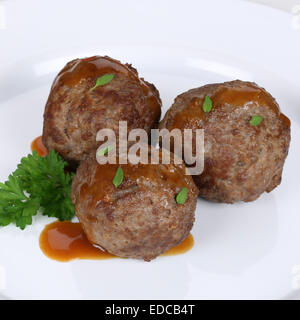 Des boulettes de viande, boulettes de viande ou Köttbullar repas sur assiette Banque D'Images