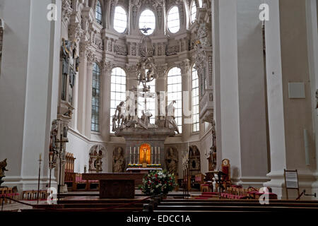 Intérieur de la cathédrale St Stephens à Passau Allemagne Banque D'Images