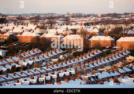 Les toits couverts de neige dans la ville de Nottingham, Nottinghamshire England UK Banque D'Images