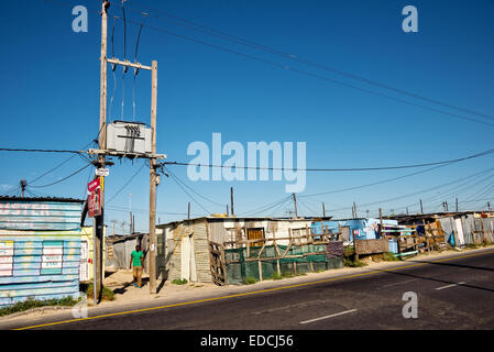 Maisons d'étain dans le township de Khayelitsha, réputé pour être le plus grand et le plus dynamique du township en Afrique du Sud. Banque D'Images