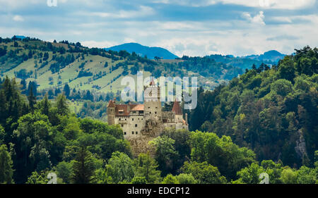 Le Château de Bran - le château de Dracula, la Roumanie, le lieu mythique d'où la légende de Dracula a émergé. Banque D'Images