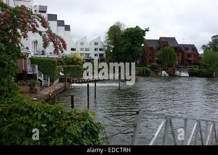 Marlow (historiquement Marlow Marlow ou de déchiquetage) est une ville de la paroisse dans andcivil Wycombe Buckinghamshire au sud de Banque D'Images