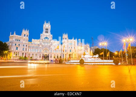 Plaza de la Cibeles (Cybele's Square) - Bureau de poste Central (Palacio de Comunicaciones), Madrid, Espagne. Banque D'Images