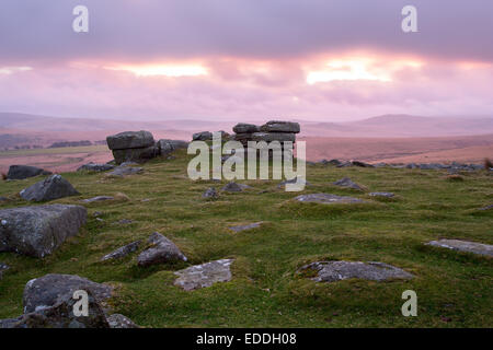 Rowtor Sunrise Dartmoor National Park Devon Uk Banque D'Images