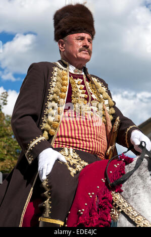 Son cheval équitation chevalier alkar sur 295e alka festival à signo (Sinj), la Croatie s'est tenue le 08 août.2010. Banque D'Images