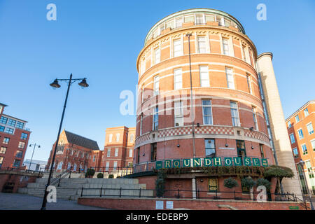 Le Roundhouse pub et Royal Standard Place, Nottingham, England, UK Banque D'Images