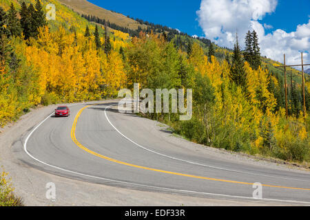 Automne sur la Route 550 San Juan Skyway Scenic Byway également connu sous le nom de millions de dollars et l'autoroute entre Ouray Silverton au Colorado Banque D'Images