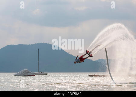 Flyboarding à Valle de Bravo, Estado de México, México. Banque D'Images