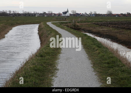 Le plus beau chemin sur Texel Oudeschild dans Skillepaadje : Banque D'Images