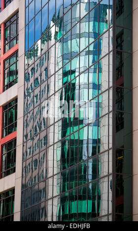 Réflexions sur des bâtiments de la ville Toronto Canada Banque D'Images