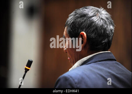 Témoin Santiago Perez donne son témoignage à la Cour suprême au cours de Rios Montt's procès de génocide au Guatemala City en mars 2013. Banque D'Images