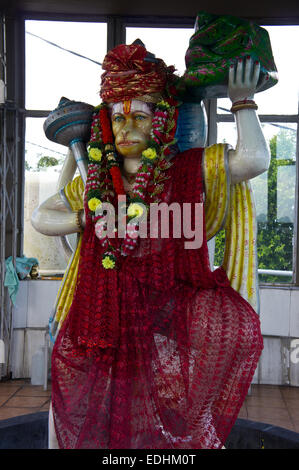 Dieu Singe Hanuman ou en statue de culte sur la colline, Hanuman Ganga Talao ou le grand temple hindou du bassin, l'île Maurice Banque D'Images