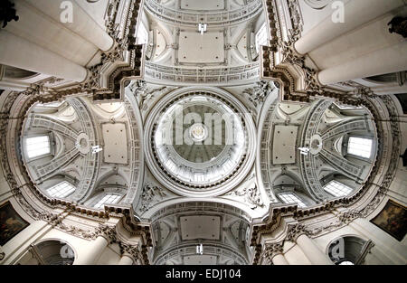 Namur, Belgique. Elle cathédrale St (1751-1768 ; l'intérieur néo-classique). Banque D'Images