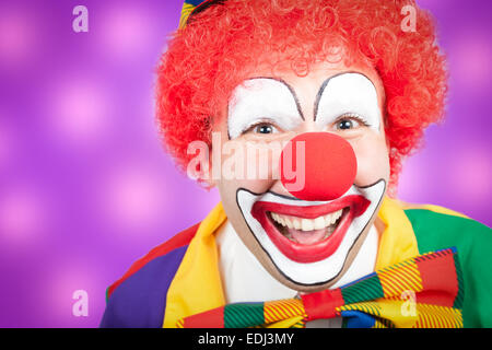Gros plan avec l'arrière-plan violet clown Banque D'Images