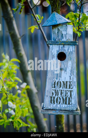 Maison d'oiseau rustique avec Home Sweet Home Banque D'Images