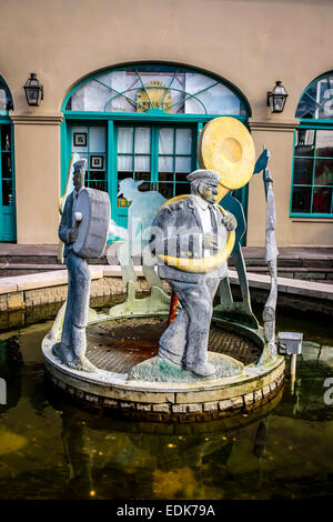 Groupe de Jazz Louisiane statues et fontaine dans le quartier historique du marché français de La Nouvelle-Orléans Banque D'Images