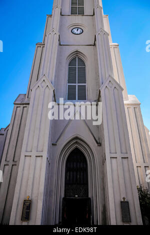 St Patrick's Church donnant sur l'Entrepôt/Arts District de New Orleans LA Banque D'Images