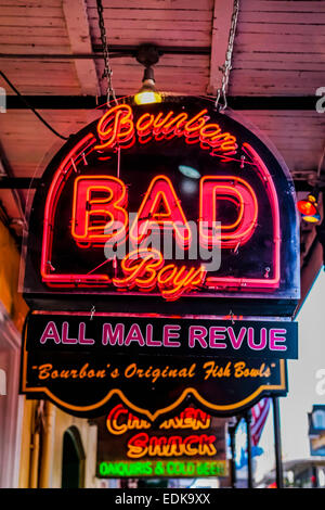 La publicité de néons Bourbon Bad Boys homme revue bar dans le French Qtr La Nouvelle-Orléans Banque D'Images