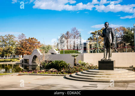 Statue de Louis Armstrong 'satchmo' dans un parc dédié à New Orleans LA Banque D'Images