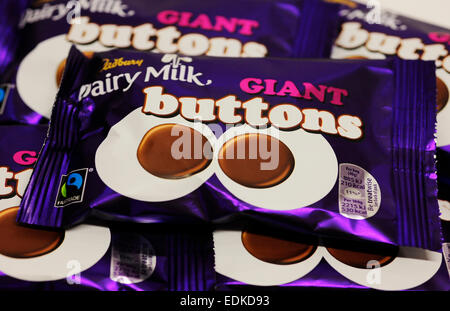 Close up de cadburys dariy boutons géant du lait Banque D'Images