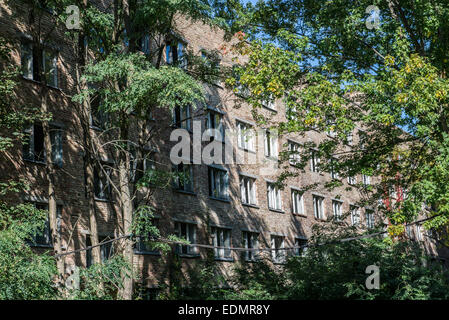 Bloc d'appartements dans la ville abandonnée Pripyat, zone d'exclusion de Tchernobyl, l'Ukraine Banque D'Images