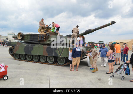 Le M1A1 Abrams Battle Tank sur l'affichage à la MCAS Cherry Point Air Show. Banque D'Images