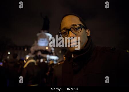 Paris, France. 7 janvier, 2015. Paris, France. 07Th Jan, 2015. Manifestation à Paris, Place de la République, après la fusillade meurtrière à Paris, qui a eu lieu le matin 07/01/2015 à l'office de 'Charlie Hebdo' Magazine, 12 victimes et 8 blessés. © Ania Freindorf/Alamy Live News Crédit : Ania Freindorf/Alamy Live News Banque D'Images