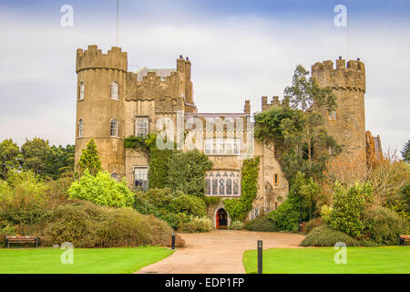 Château de Malahide médiévale en Irlande Banque D'Images