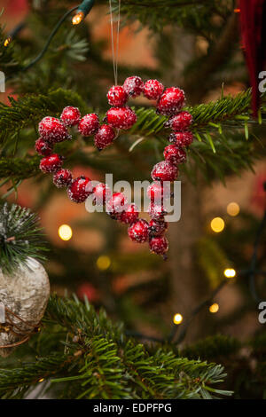 Heart-shaped Christmas Tree decoration Banque D'Images