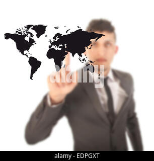 Jeune homme noir avec carte du monde isolé sur fond blanc Banque D'Images